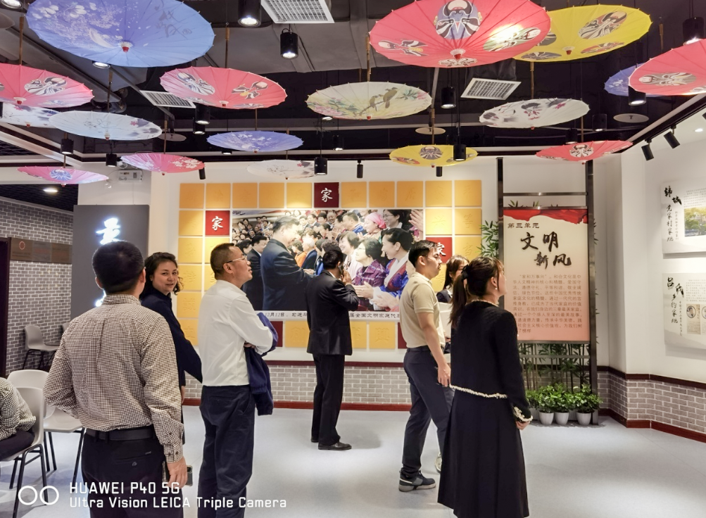 公司固定收益部黨支部、投行業(yè)務(wù)部黨支部、綜合事務(wù)部與金融（產(chǎn)業(yè)）基地保障黨支部開(kāi)展聯(lián)合黨日活動(dòng)