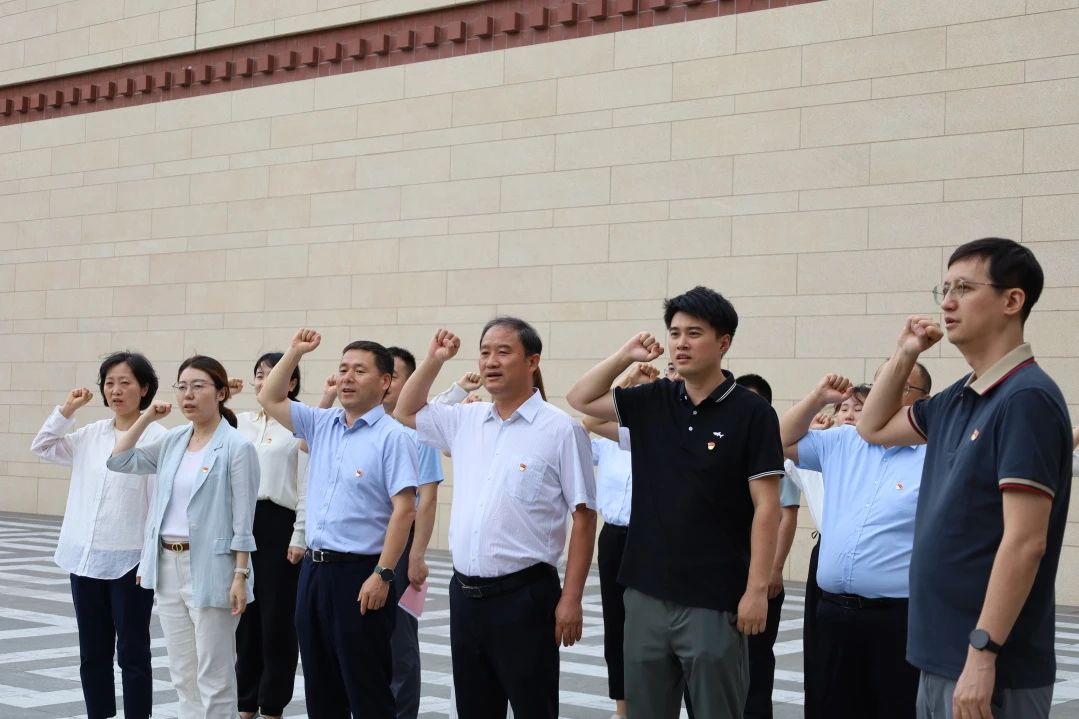 西安投資控股聯(lián)合市財(cái)政局相關(guān)黨支部開展主題黨日活動